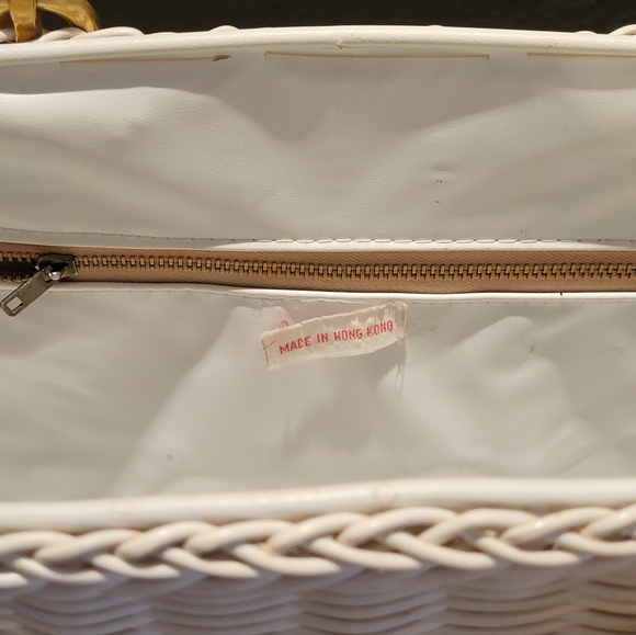 Vintage 60s Large White Woven 2 Handled Tote - Picture 8 of 11